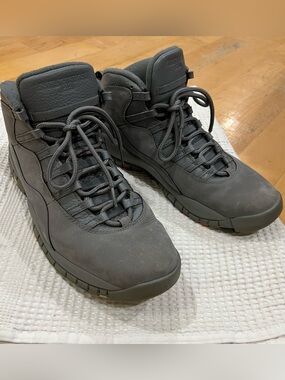 Nike Air Jordan 10 Retro in the monochromatic cool grey - size 12